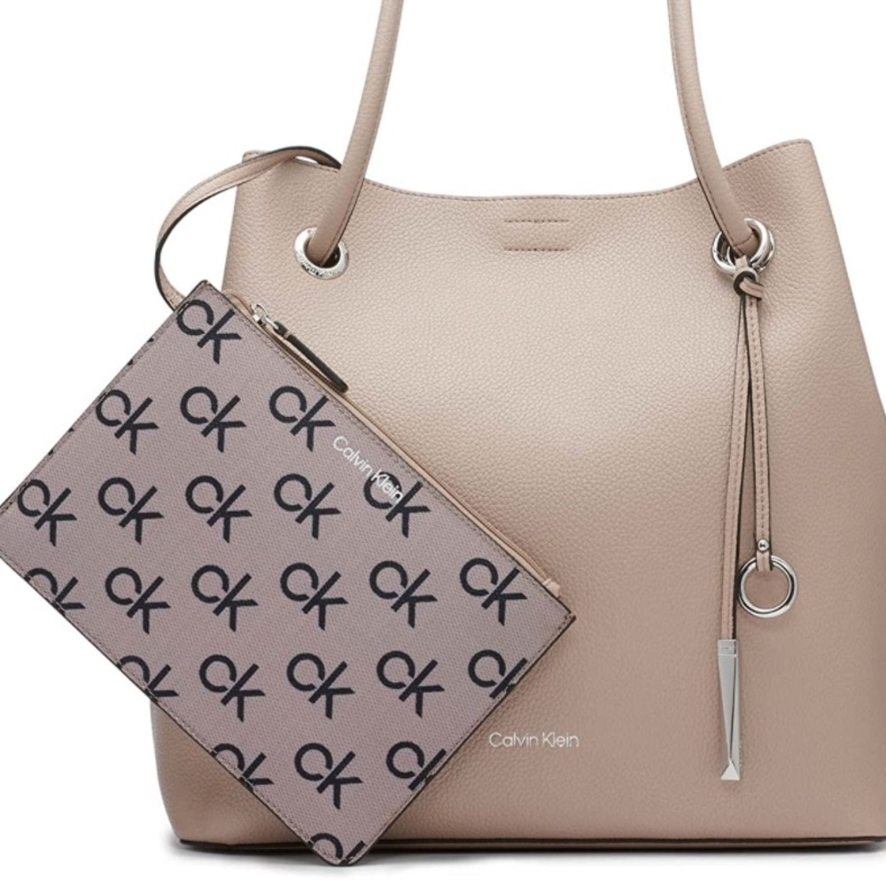 Women’s Calvin Klein purse with wallet included